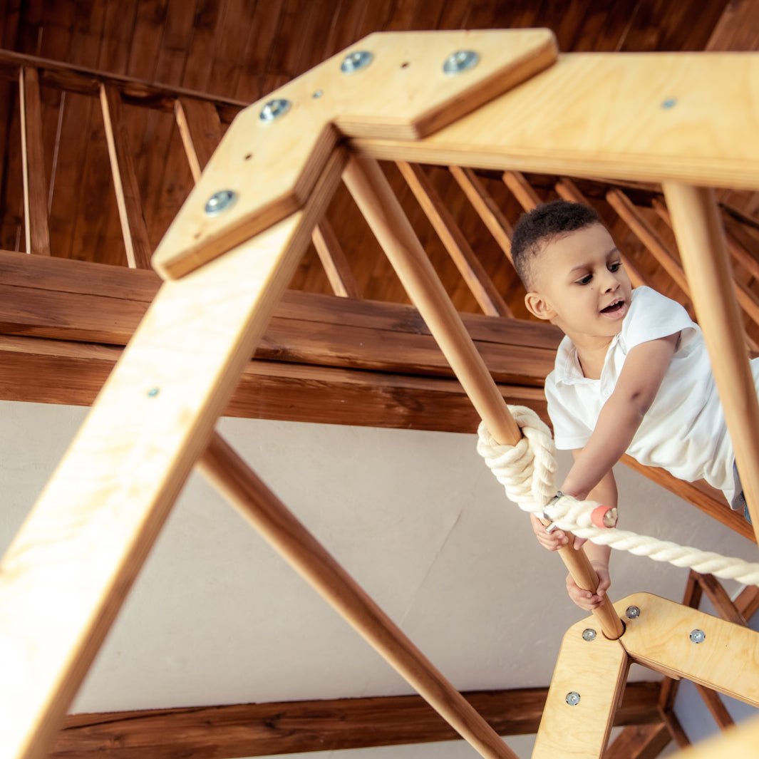 Holzspielhaus aus Holz mit Schaukeln - Premium Qualität von Goodevas 10