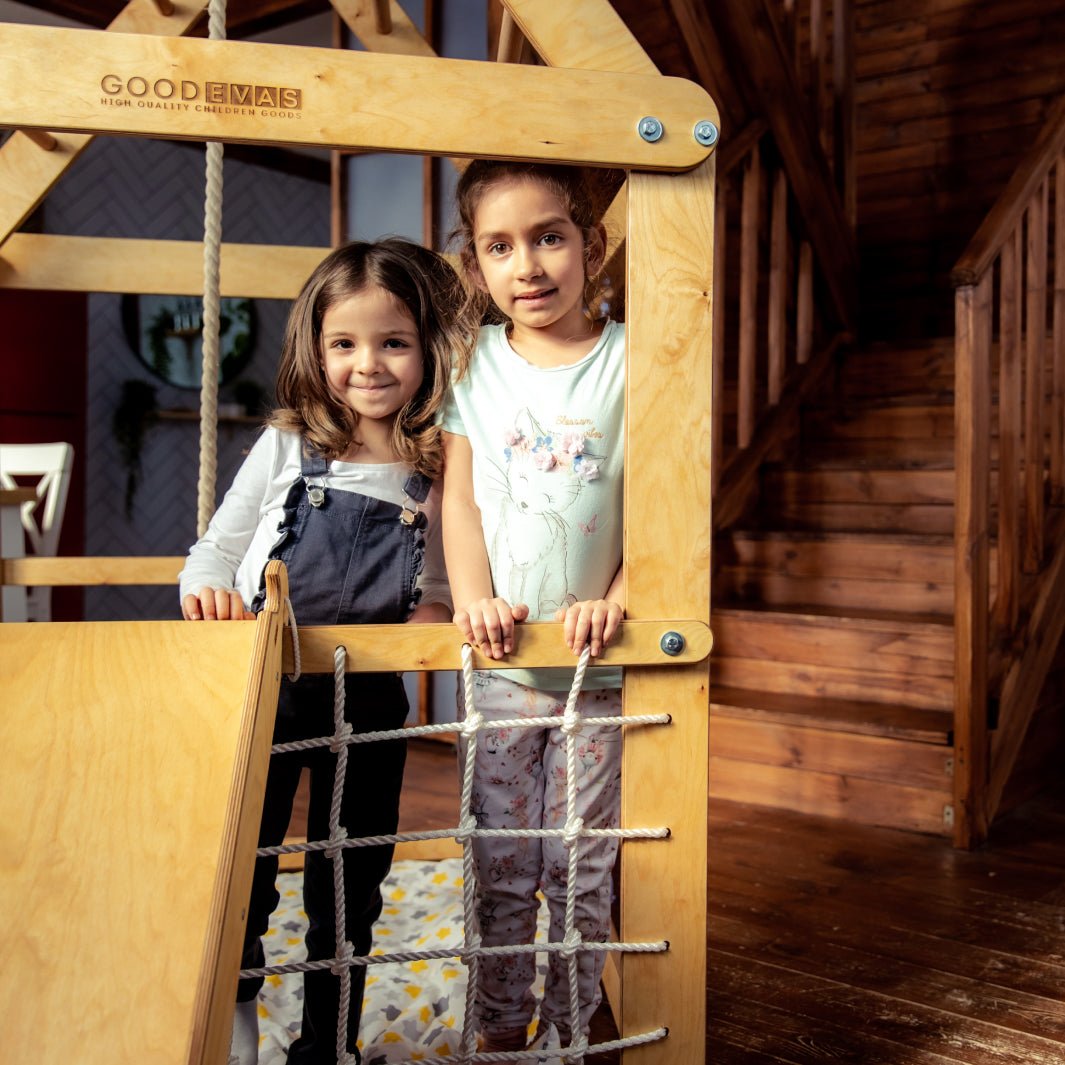 Holzspielhaus aus Holz mit Schaukeln - Premium Qualität von Goodevas 8